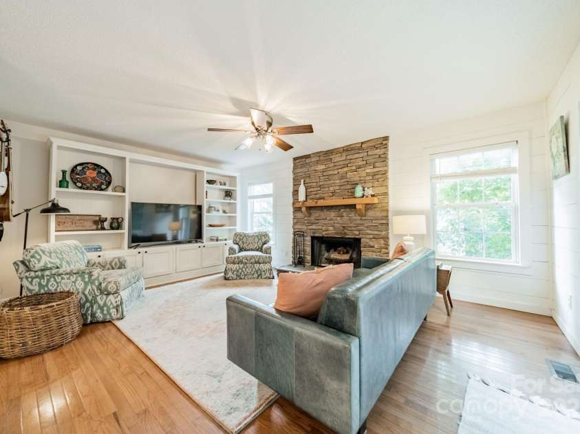 1594 High Ridge Drive, Stanley, NC 28164.  MLS# CAR4279439, YatesRealty ID 25239. Family Room