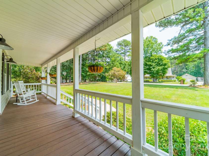 1594 High Ridge Drive, Stanley, NC 28164.  MLS# CAR4279439, YatesRealty ID 25239. Front Porch