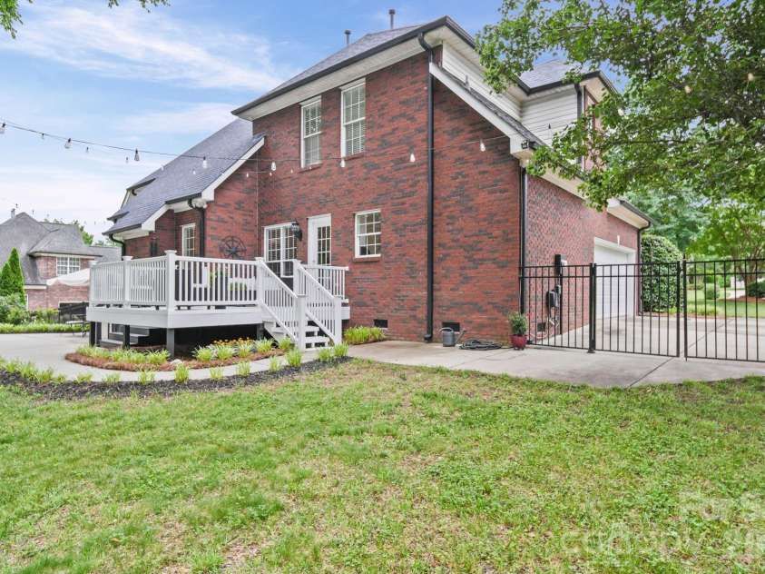 2820 Monterrey Lane, Monroe, NC 28110.  MLS# CAR4381485, YatesRealty ID 25239. 