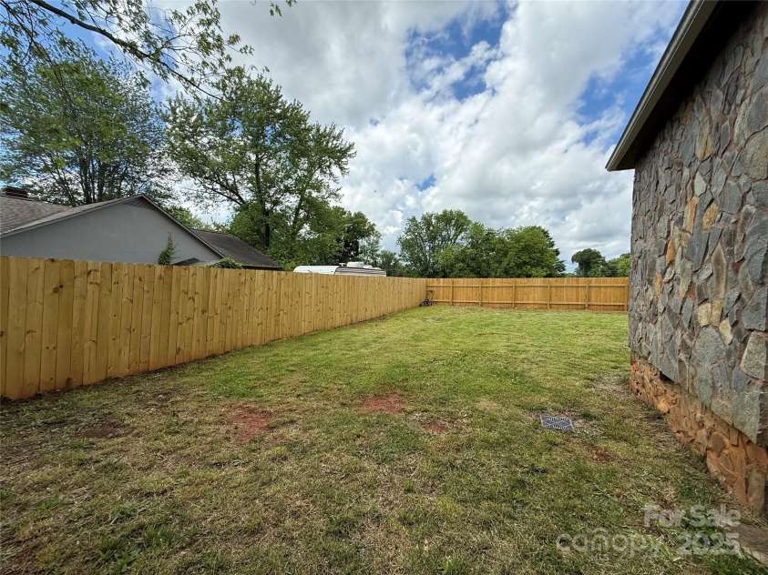 157 5th Avenue, Taylorsville, NC 28681.  MLS# CAR4258562, YatesRealty ID 25240. 