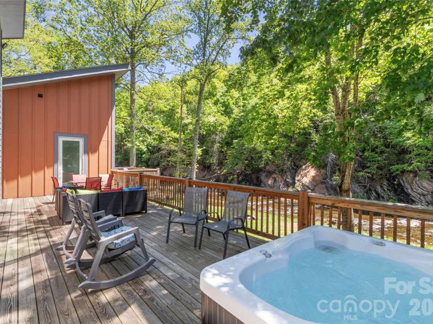 8061 State Hwy 80 S None, Burnsville, NC 28714.  MLS# CAR4385931, YatesRealty ID 25240. 