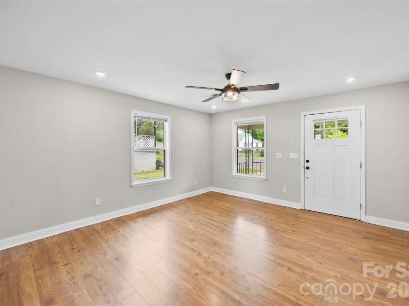 306 Parker Street, Kings Mountain, NC 28086.  MLS# CAR4386028, YatesRealty ID 25241. 