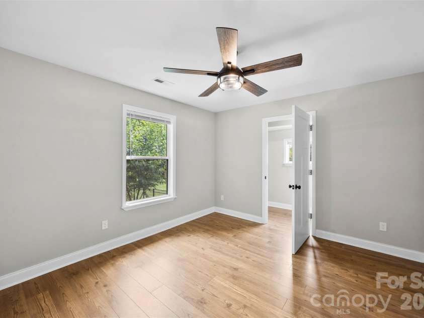 306 Parker Street, Kings Mountain, NC 28086.  MLS# CAR4386028, YatesRealty ID 25241. 