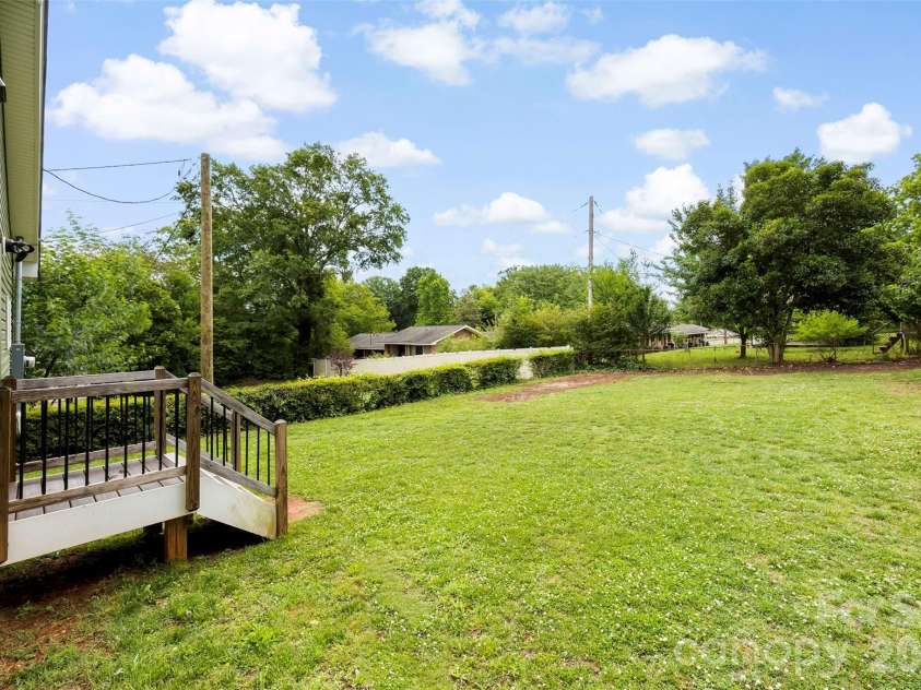 306 Parker Street, Kings Mountain, NC 28086.  MLS# CAR4386028, YatesRealty ID 25241. 