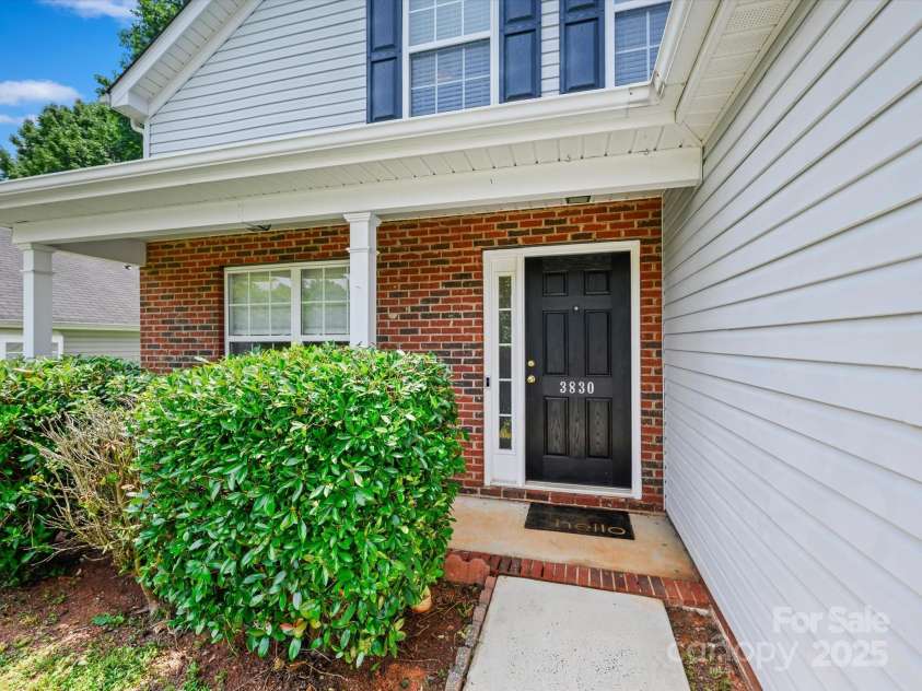 3830 Brookchase Lane, Charlotte, NC 28205.  MLS# CAR4274053, YatesRealty ID 25241. Front entry