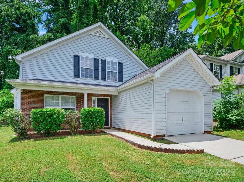 3830 Brookchase Lane, Charlotte, NC 28205.  MLS# CAR4274053, YatesRealty ID 25241. Front of home