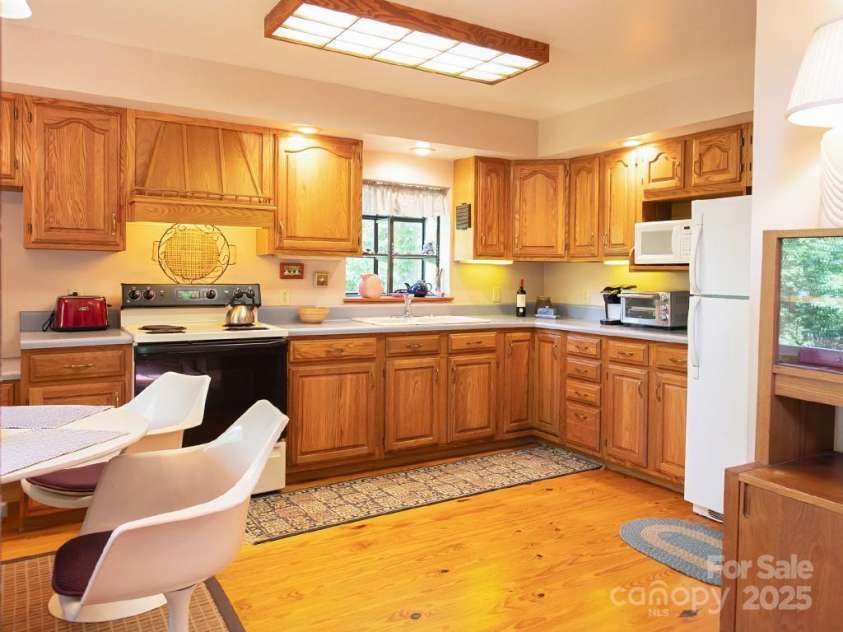 1090 Woolyshot Branch Road, Hot Springs, NC 28743.  MLS# CAR4277337, YatesRealty ID 25242. 