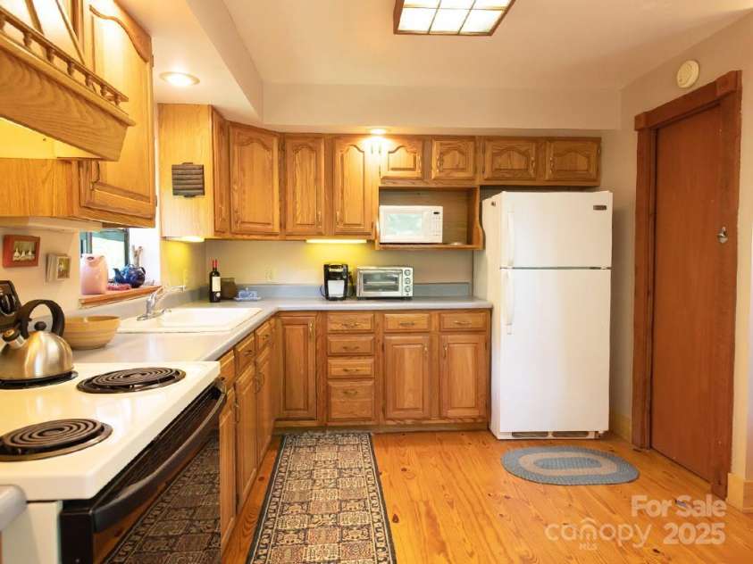 1090 Woolyshot Branch Road, Hot Springs, NC 28743.  MLS# CAR4277337, YatesRealty ID 25242. 