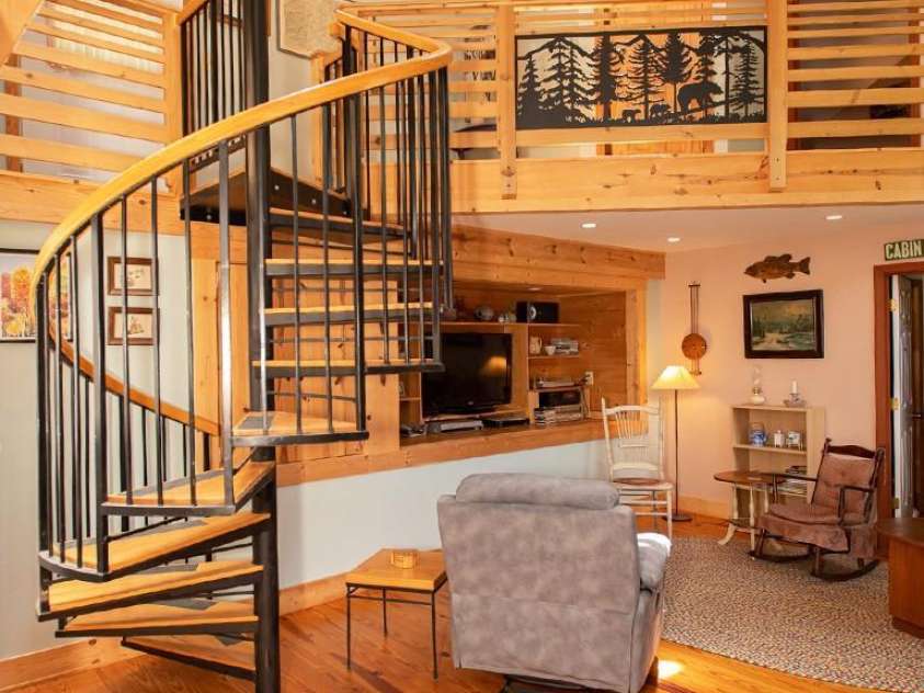 1090 Woolyshot Branch Road, Hot Springs, NC 28743.  MLS# CAR4277337, YatesRealty ID 25242. 