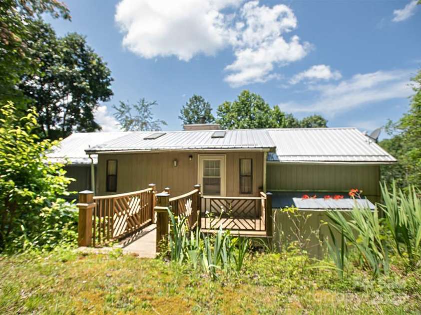 1090 Woolyshot Branch Road, Hot Springs, NC 28743.  MLS# CAR4277337, YatesRealty ID 25242. 