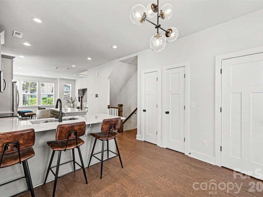 2305 Rozzelles Ferry Road, Charlotte, NC 28208.  MLS# CAR4376908, YatesRealty ID 25243. 