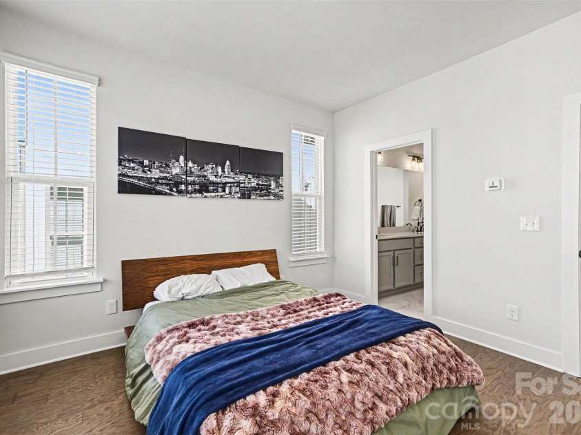 2305 Rozzelles Ferry Road, Charlotte, NC 28208.  MLS# CAR4376908, YatesRealty ID 25243. 