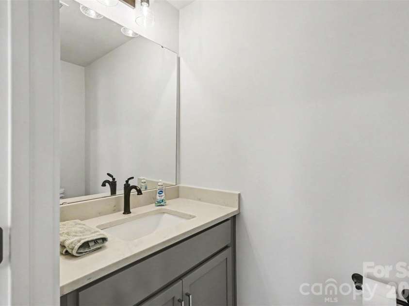 2305 Rozzelles Ferry Road, Charlotte, NC 28208.  MLS# CAR4376908, YatesRealty ID 25243. 