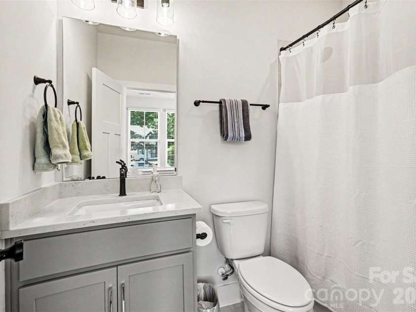 2305 Rozzelles Ferry Road, Charlotte, NC 28208.  MLS# CAR4376908, YatesRealty ID 25243. 