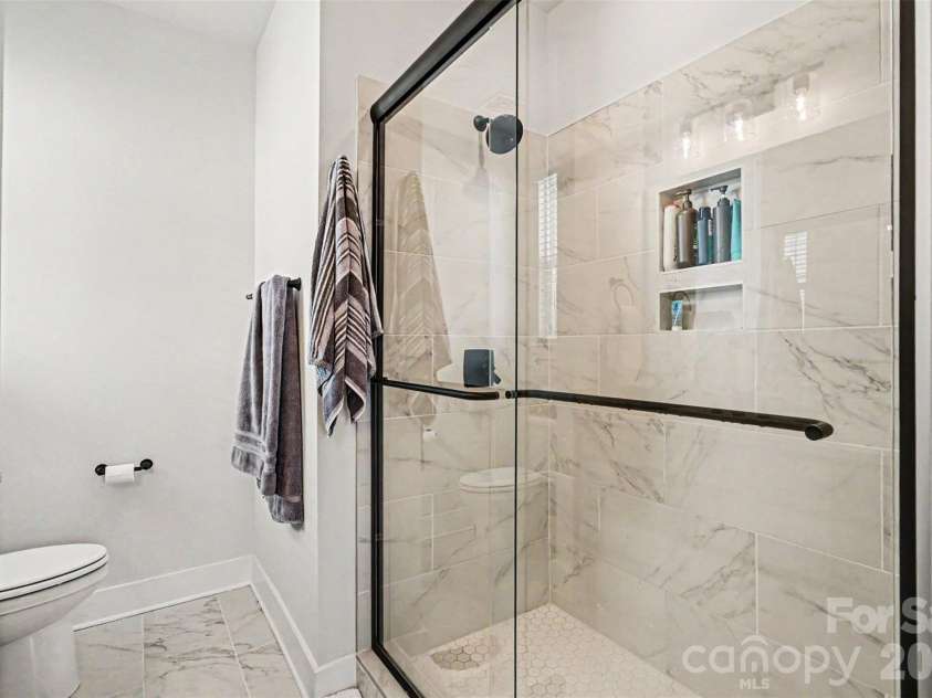 2305 Rozzelles Ferry Road, Charlotte, NC 28208.  MLS# CAR4376908, YatesRealty ID 25243. 