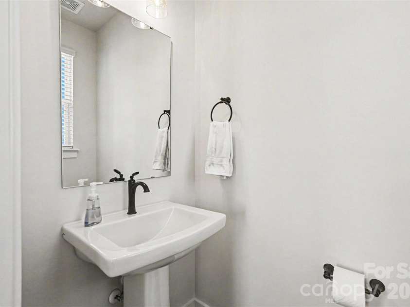 2305 Rozzelles Ferry Road, Charlotte, NC 28208.  MLS# CAR4376908, YatesRealty ID 25243. 
