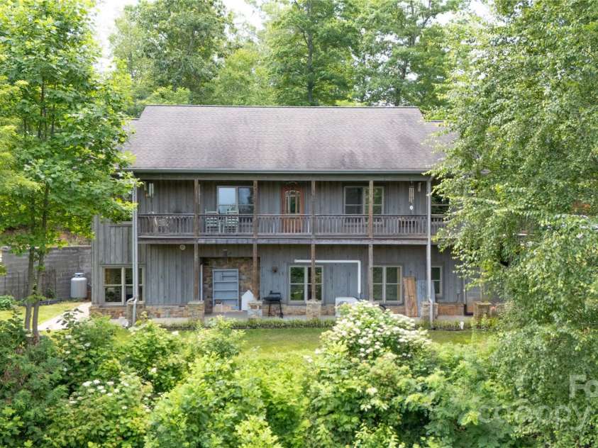 219 Sandalwood Drive, Whittier, NC 28789.  MLS# CAR4255681, YatesRealty ID 25244. 