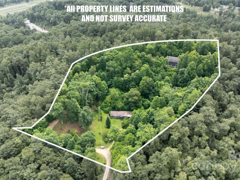 219 Sandalwood Drive, Whittier, NC 28789.  MLS# CAR4255681, YatesRealty ID 25244. 