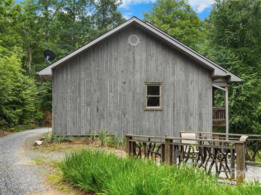 219 Sandalwood Drive, Whittier, NC 28789.  MLS# CAR4255681, YatesRealty ID 25244. 