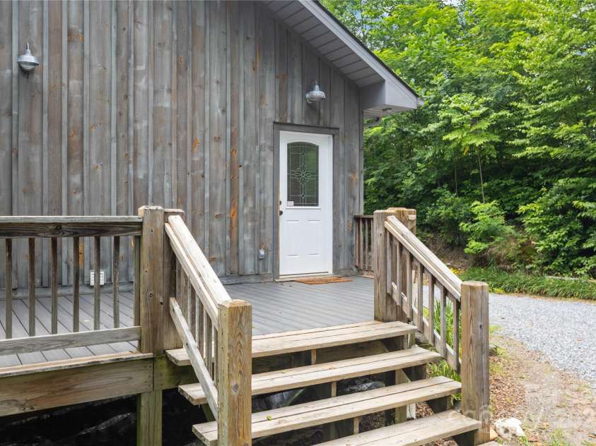 219 Sandalwood Drive, Whittier, NC 28789.  MLS# CAR4255681, YatesRealty ID 25244. 