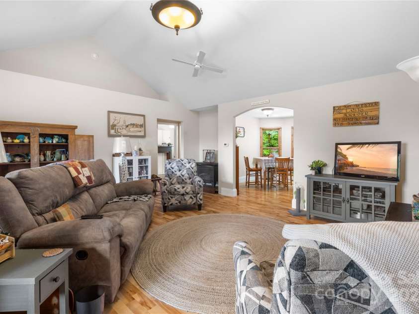 219 Sandalwood Drive, Whittier, NC 28789.  MLS# CAR4255681, YatesRealty ID 25244. 