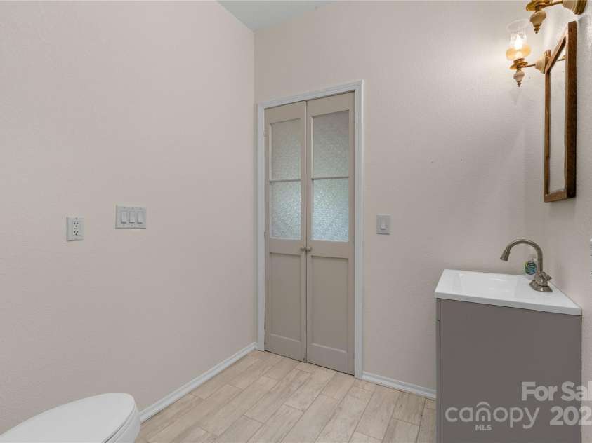 219 Sandalwood Drive, Whittier, NC 28789.  MLS# CAR4255681, YatesRealty ID 25244. 