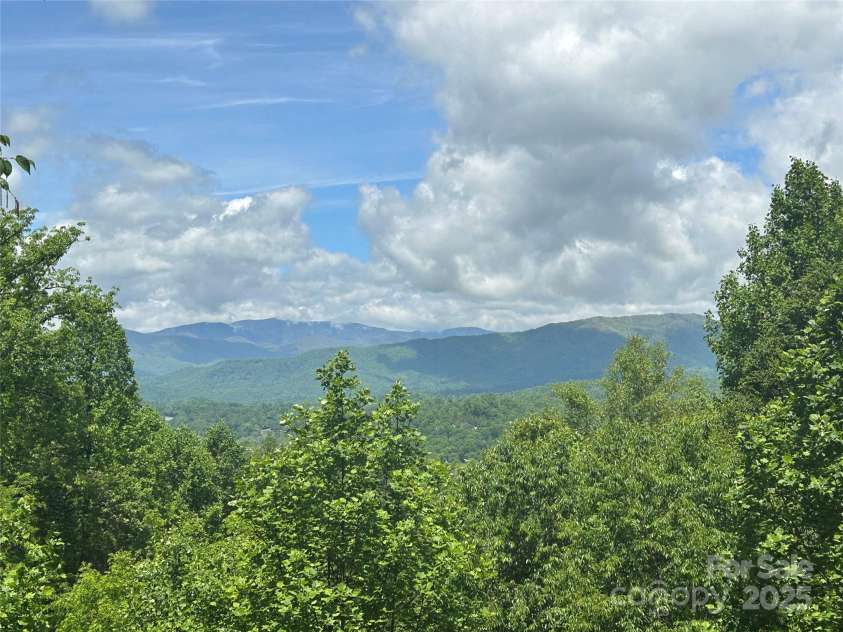 219 Sandalwood Drive, Whittier, NC 28789.  MLS# CAR4255681, YatesRealty ID 25244. 