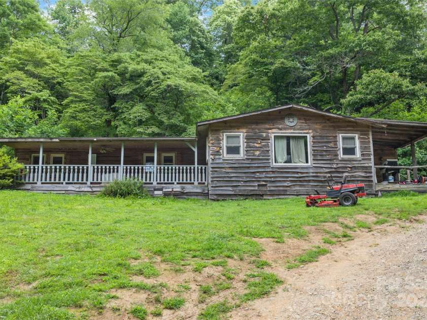 219 Sandalwood Drive, Whittier, NC 28789.  MLS# CAR4255681, YatesRealty ID 25244. Guest house or use as income producing rental!