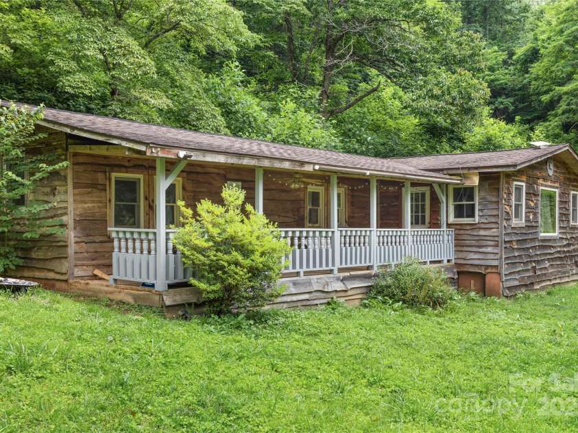 219 Sandalwood Drive, Whittier, NC 28789.  MLS# CAR4255681, YatesRealty ID 25244. Rental or Guest House