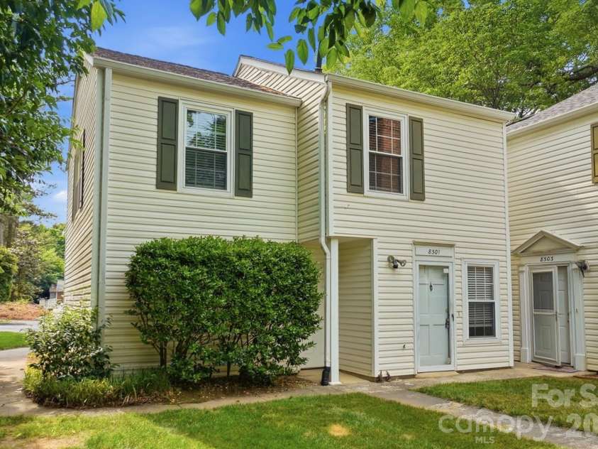8501 Pine Thicket Court, Charlotte, NC 28226.  MLS# CAR4384316, YatesRealty ID 25244. 