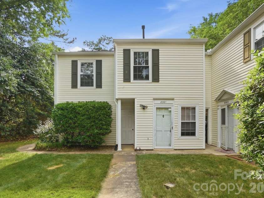 8501 Pine Thicket Court, Charlotte, NC 28226.  MLS# CAR4384316, YatesRealty ID 25244. 