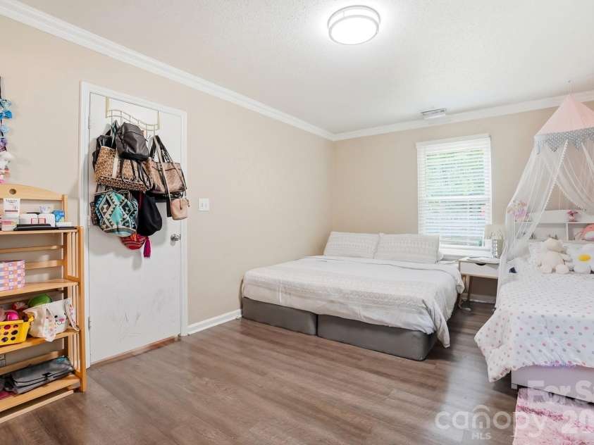 8501 Pine Thicket Court, Charlotte, NC 28226.  MLS# CAR4384316, YatesRealty ID 25244. 