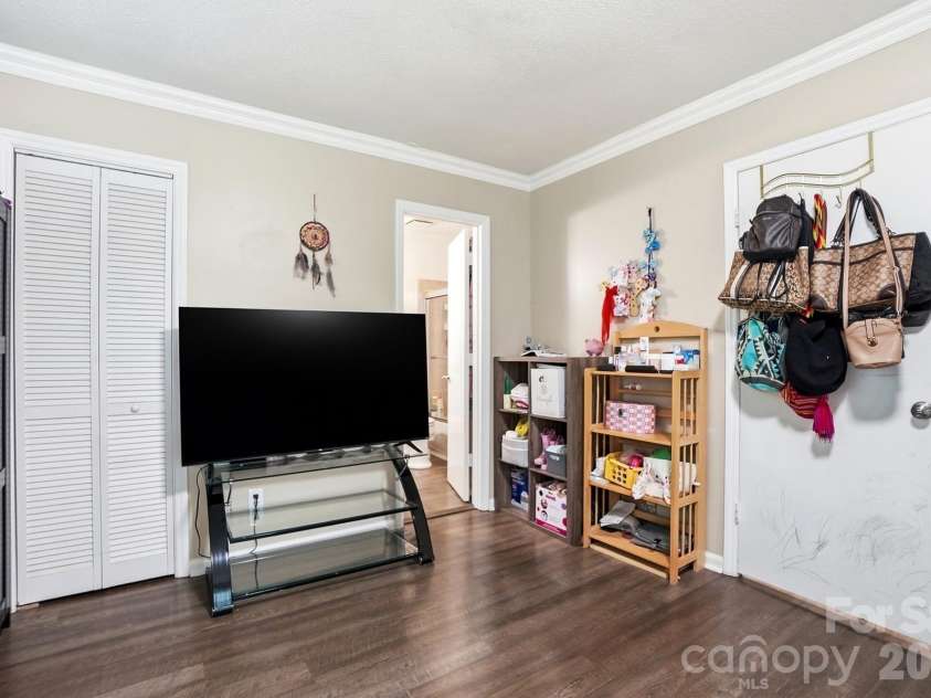 8501 Pine Thicket Court, Charlotte, NC 28226.  MLS# CAR4384316, YatesRealty ID 25244. 