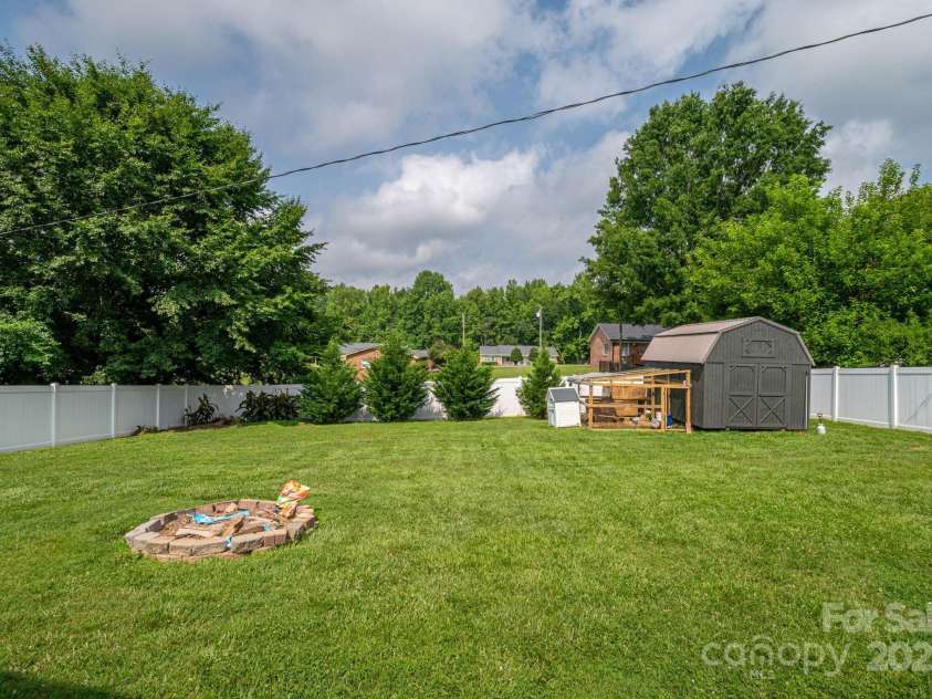 2206 Whitworth Road, Cherryville, NC 28021.  MLS# CAR4267241, YatesRealty ID 25245. 