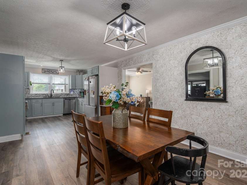 2206 Whitworth Road, Cherryville, NC 28021.  MLS# CAR4267241, YatesRealty ID 25245. Dining