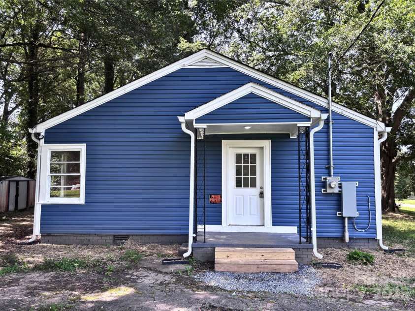 218 Hartman Street, Gastonia, NC 28052.  MLS# CAR4273146, YatesRealty ID 25246. 