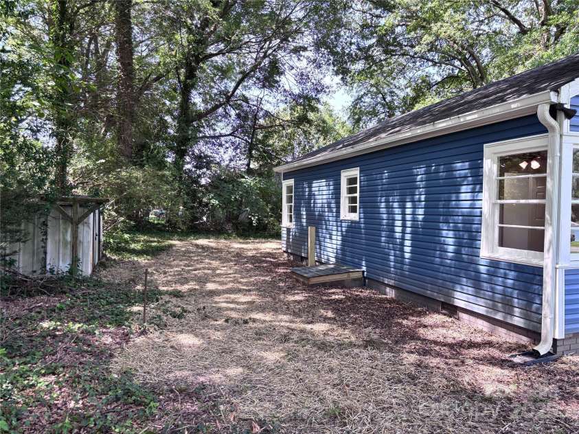 218 Hartman Street, Gastonia, NC 28052.  MLS# CAR4273146, YatesRealty ID 25246. 