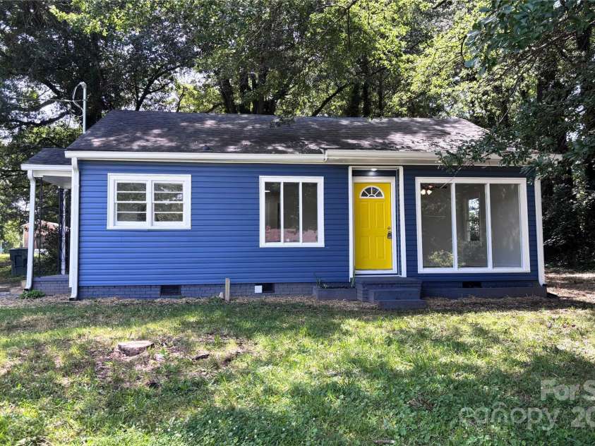 218 Hartman Street, Gastonia, NC 28052.  MLS# CAR4273146, YatesRealty ID 25246. 
