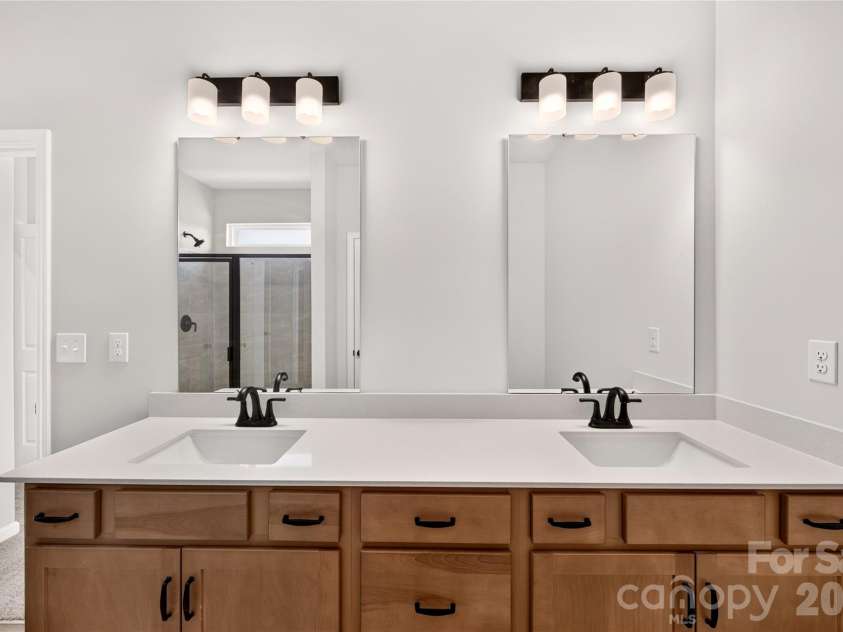 4244 Ruth Creek Court, Charlotte, NC 28216.  MLS# CAR4386097, YatesRealty ID 25246. 