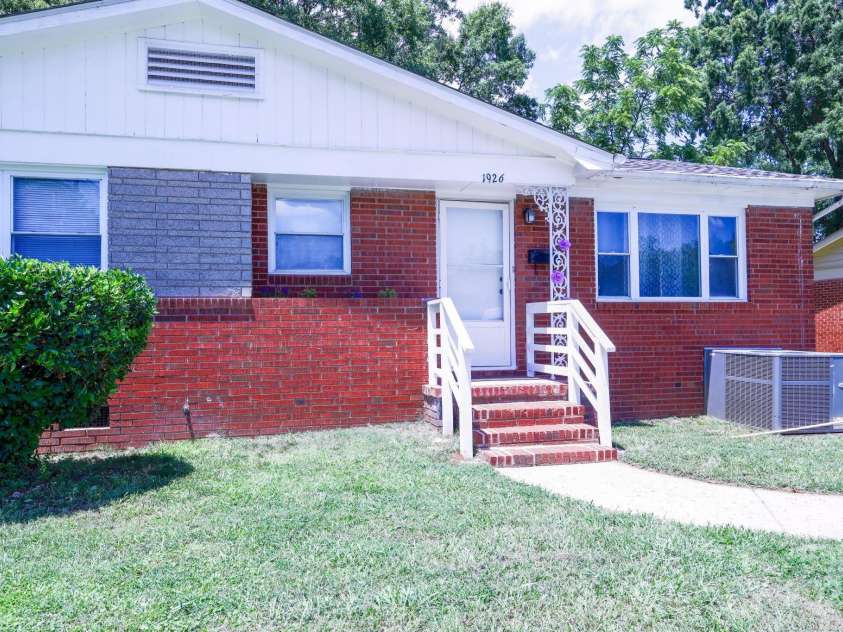 1926 Eastway Drive, Charlotte, NC 28205.  MLS# CAR4273034, YatesRealty ID 25247. 