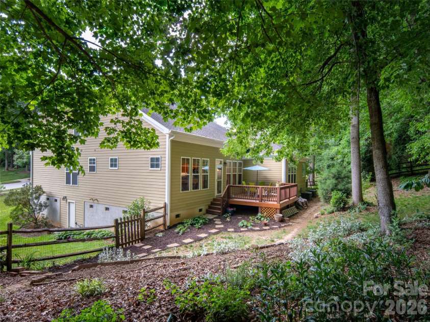 541 Welsh Partridge Circle, Biltmore Lake, NC 28715.  MLS# CAR4386056, YatesRealty ID 25247. 