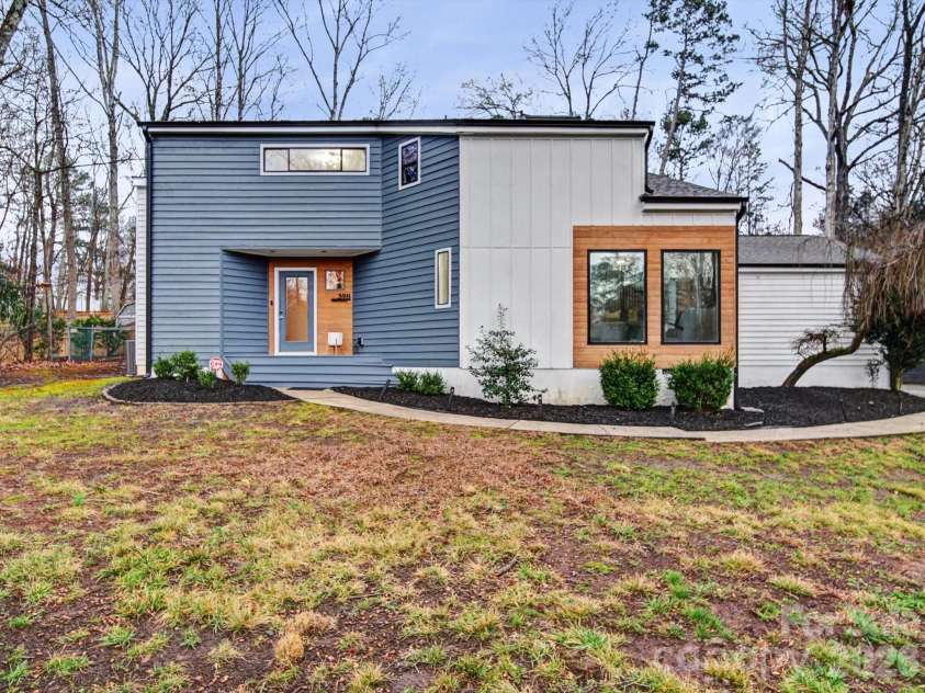 3911 Windwood Circle, Charlotte, NC 28226.  MLS# CAR4342639, YatesRealty ID 2525. 