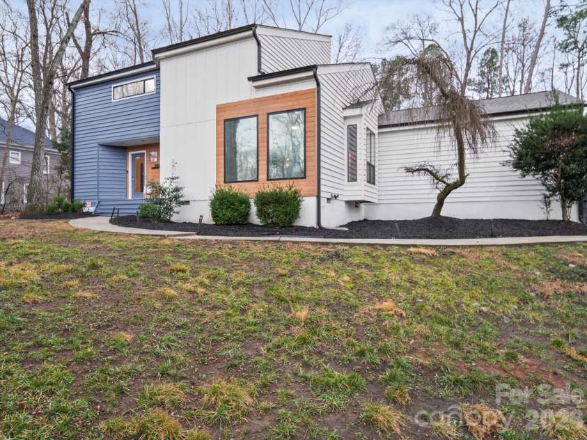 3911 Windwood Circle, Charlotte, NC 28226.  MLS# CAR4342639, YatesRealty ID 2525. 