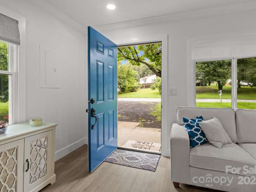 809 Miller Street, Gastonia, NC 28052.  MLS# CAR4290658, YatesRealty ID 2525. Front Door Entrance
