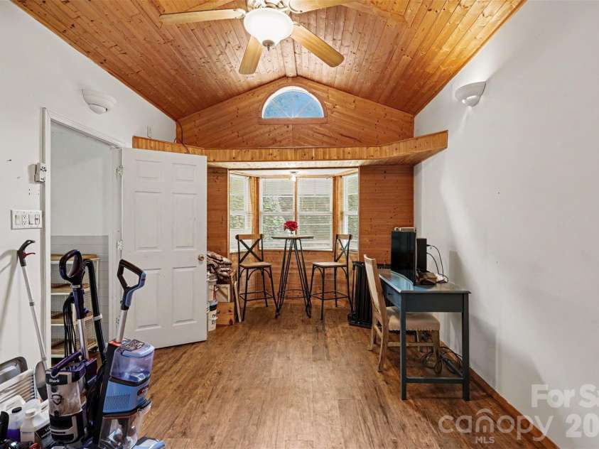 184 Canal Road, Belmont, NC 28012.  MLS# CAR4383380, YatesRealty ID 25250. 