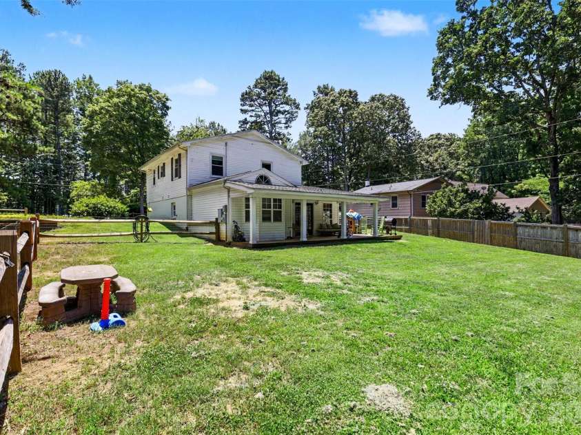 184 Canal Road, Belmont, NC 28012.  MLS# CAR4383380, YatesRealty ID 25250. 