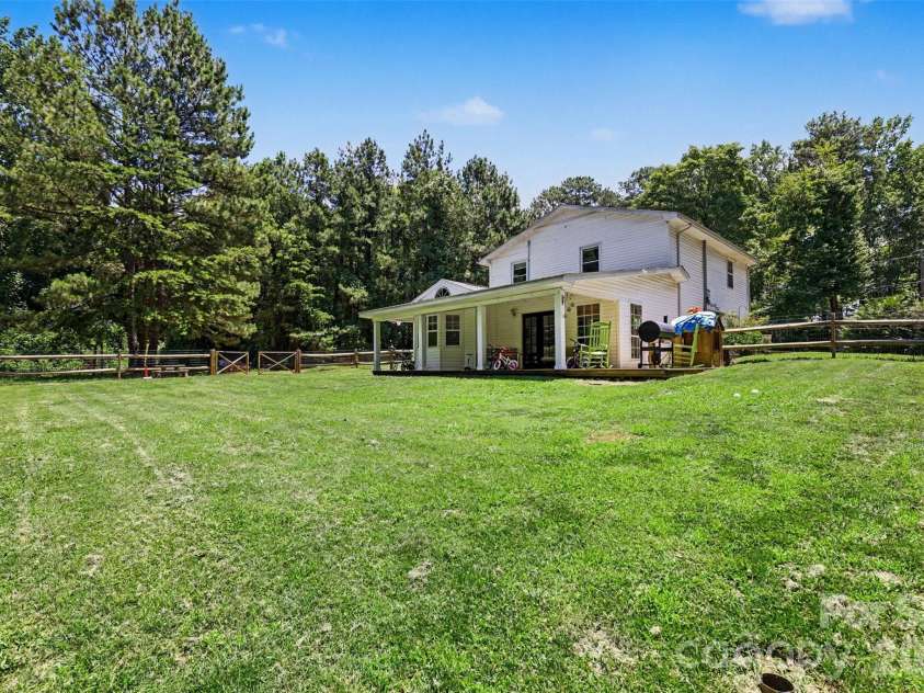 184 Canal Road, Belmont, NC 28012.  MLS# CAR4383380, YatesRealty ID 25250. 