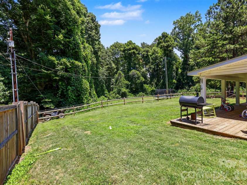 184 Canal Road, Belmont, NC 28012.  MLS# CAR4383380, YatesRealty ID 25250. 