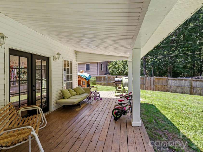 184 Canal Road, Belmont, NC 28012.  MLS# CAR4383380, YatesRealty ID 25250. 