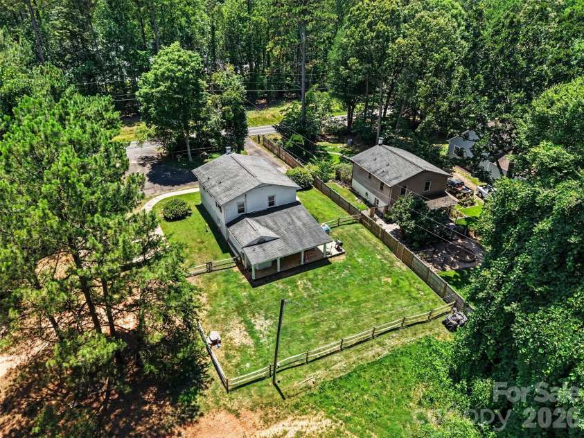184 Canal Road, Belmont, NC 28012.  MLS# CAR4383380, YatesRealty ID 25250. 